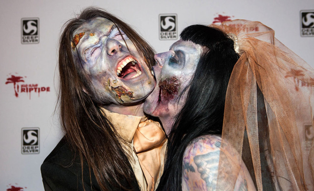 Zombie wedding kiss